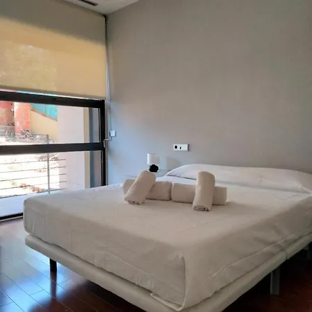 Experience Valencia Bnb - Luxury Chalet 298 Con Piscina בקתה
